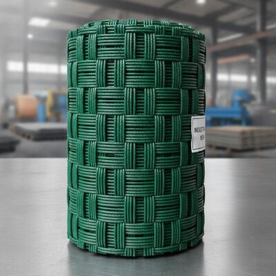 Forme de trou carré ou rectangulaire Écran en treillis métallique tissé Traitement de surface revêtu de PVC Conçu pour l'industrie lourde