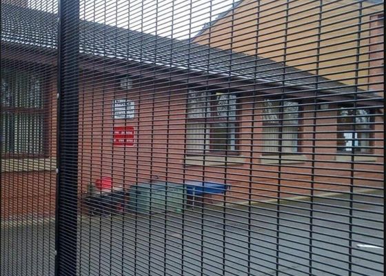 anti soudure galvanisée Mesh Sheet Rust Resistance du grillage 13x75mm de la montée 8# 358 par trou