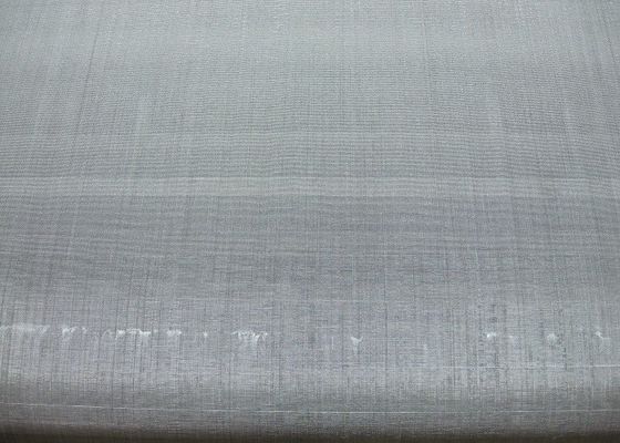 Écran en treillis métallique tissé avec un diamètre de fil de 0,5 mm, forme d'ouverture carrée pour une performance de filtration améliorée et tissage sergé