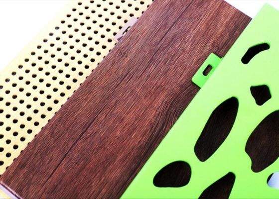 Revêtement en aluminium perforé de fluorocarbone de plat de façade d'anti humidité