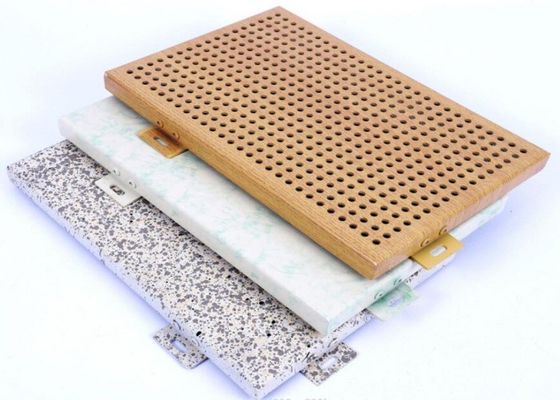 Revêtement en aluminium perforé de fluorocarbone de plat de façade d'anti humidité