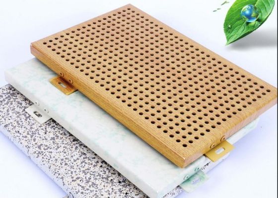 Revêtement en aluminium perforé de fluorocarbone de plat de façade d'anti humidité