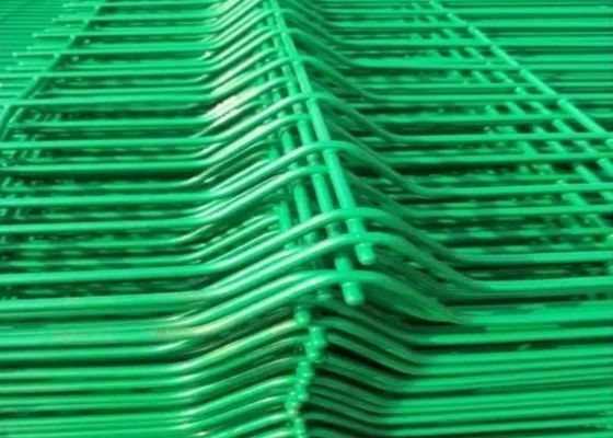 Panneaux de treillis soudés plastifiés pour la protection des chantiers de construction, les clôtures agricoles et de jardin avec résistance à la corrosion