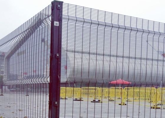 Panneaux de treillis métalliques soudés à trous noirs carrés pour les écoles, faciles à installer