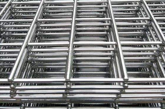 Panneaux de treillis soudés en acier inoxydable à ouverture de 1/4" Solutions personnalisées dans les industries