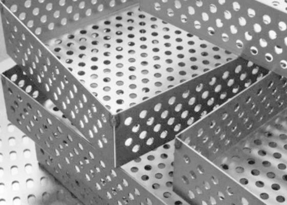 Tôle perforée en acier inoxydable de 0,2 à 10 mm d'épaisseur avec motifs de trous personnalisés pour équipements et filtres industriels