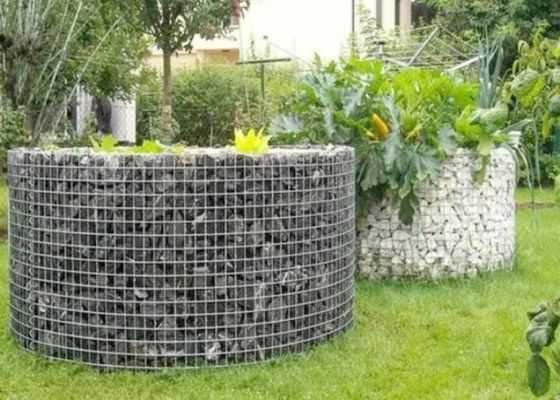 Mesh de fil de fer soudé lourd utilisé comme gabion décoratif dans la construction de paysages