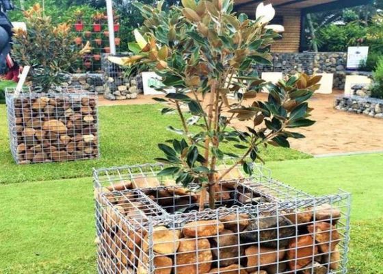 Mesh de fil de fer soudé lourd utilisé comme gabion décoratif dans la construction de paysages