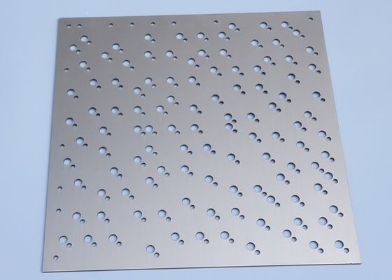 Plaque perforée en argent avec des formes de trous personnalisables