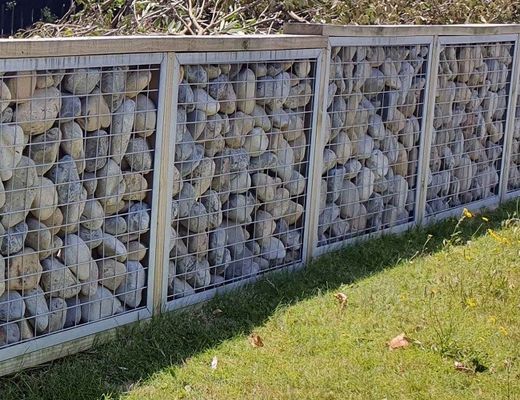 Rouleaux de mailles soudés galvanisés trempés à chaud durables pour cages d'animaux