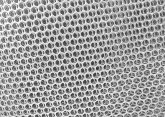 Maillage pour écran de filtrage de haute durabilité sur mesure avec technique perforée