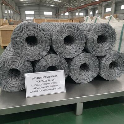Taille de trou 14 par 14 rouleaux de maille soudés personnalisation sur demande polyvalent et de construction adapté à diverses industries