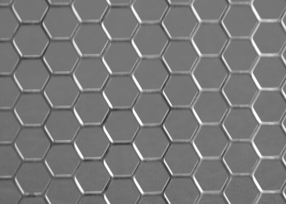 Résistance à la traction 250 à 550 MPa Plaque métallique perforée avec une surface ouverte de 10 à 70% et une largeur de plaque personnalisée de 50 mm à 2000 mm