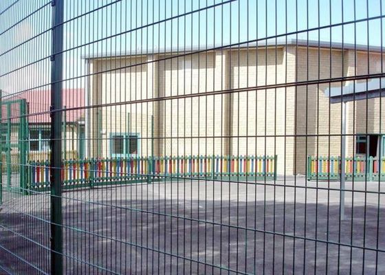 Fil soudé Mesh Panels For Fencing d'acier inoxydable de haute sécurité 2.7m anti-vieillissement