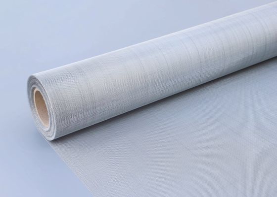 Résiste à la rouille en acier inoxydable pour bloquer les mouches, les moustiques et autres petits insectes.